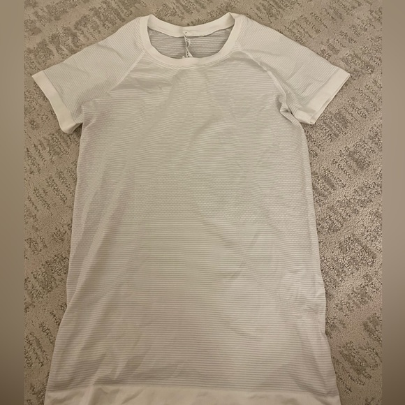 Lululemon swiftly tech short sleeve - Picture 1 of 1